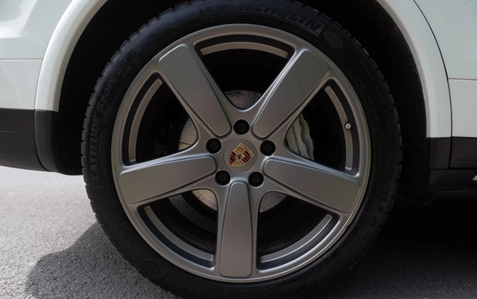 Porsche Cayenne cena 199800 przebieg: 215000, rok produkcji 2015 z Warszawa małe 742